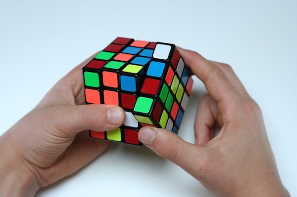 Cubo mágico representando a qualidade e o grau de complexidade